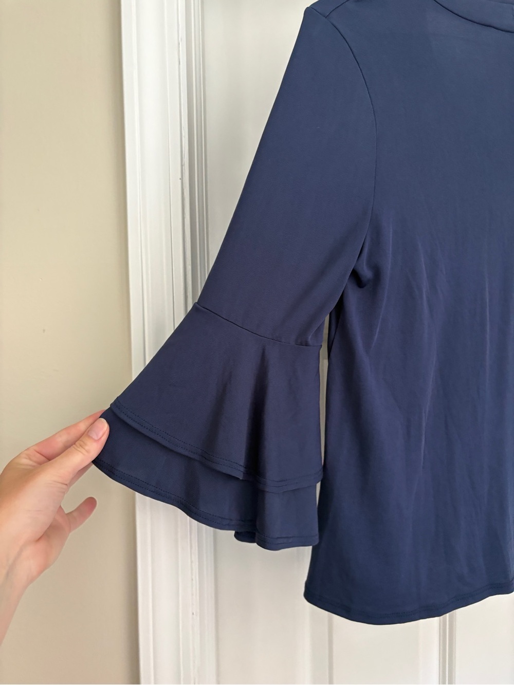 Francesca’s Miami Ruffle Navy Blouse Women’s Medium Feminine Flowy Top - Picture 4 of 5